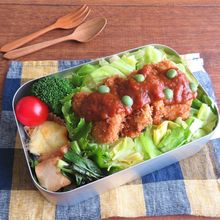 お弁当のごはんに”デミカツ丼”