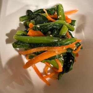 イトマルの作ってみた!投稿(ちょこっと副菜に♪『小松菜と人参のレンチン胡麻和え』)