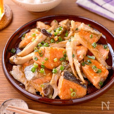 【鮭ときのこの味噌マヨ炒め】ごはんが進む！簡単お魚おかず♪