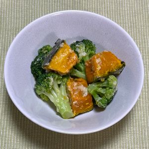 キャピタンの作ってみた!投稿(簡単なのにコクうま♩ブロッコリーとかぼちゃのサラダ)