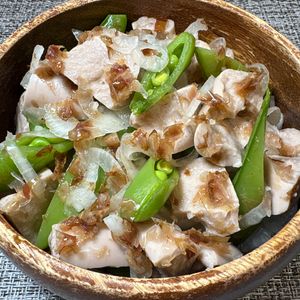 楽ラク手抜キッチン🐶🐾の作ってみた!投稿(ギョニソとスナップエンドウの《にんにくおかかサラダ》)
