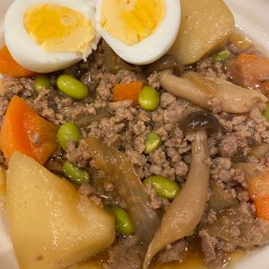 おかか昆布🍙の作ってみた!投稿(【肉じゃが風♡じゃがいものそぼろ煮】野菜室の常連さんで♡)