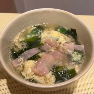 金の作ってみた!投稿(ほっこり美味しい♪オクラとわかめの中華たまごスープ)