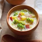 具沢山で大満足！ブロッコリーとベーコンポテトの豆乳スープ