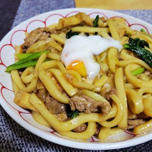 ヴェルの作ってみた!投稿(ジューシー油揚げが美味しい野菜たっぷり焼うどん)