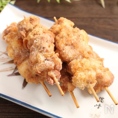 鶏もも串の唐揚げ 黒胡椒風味