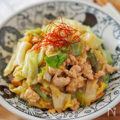 食材2つで時短【鶏ひき肉とキャベツのとろ味噌炒め】