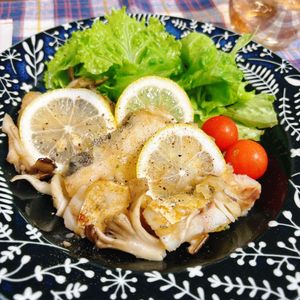 あやの作ってみた!投稿(ごはんにビールに【簡単たらのムニエル】まいたけレモン添え)