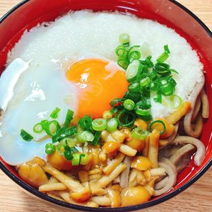 ninaの作ってみた!投稿(10分で簡単！温玉なめことろろそば)