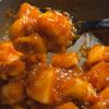 エビより美味しい？むね肉と玉ねぎで作る「鶏チリ」の工程3