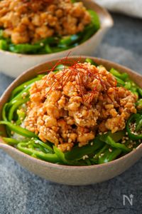 時短節約♡『ピリ辛鶏味噌丼』さっと炒めてご飯進む♪