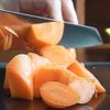 重ねて蒸すだけ　塩肉じゃがの工程1