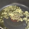 【簡単10分！】鯖水煮缶と蒸し大豆のトマトカレーの工程1