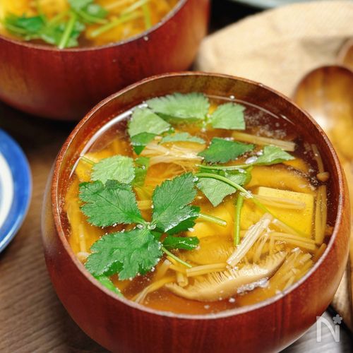 【キノコと豆腐の和風とろみスープ】ヘルシーほっとあったまる♪