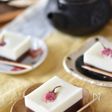 つぶあんとミルク寒天桜ゼリー
