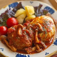 トマト煮込みハンバーグ【トマト缶で簡単♪柔らかふっくら!】