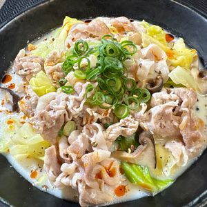 楽ラク手抜キッチン🐶🐾の作ってみた!投稿(簡単に味が決まる！やさしい味とピリとっした辛さを楽しむ豆乳鍋)