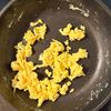 5分で完成《ピーマンと炒り卵♡塩昆布サラダ》の工程2