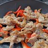 ワンパンで簡単!元気になれる【豚肉とパプリカの甘辛炒め】の工程2