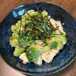 なつの作ってみた!投稿(ブロッコリーと崩し豆腐の《にんにく♡ごまだれサラダ》)