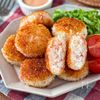 丸めて焼くだけ◎ふわふわ♪【はんぺんとかにかまのえびカツ風】