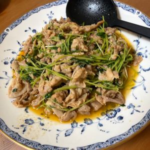 wanの作ってみた!投稿(【豚こま、えのき、豆苗の甘辛パンチ】炒め時間4分！早ウマイ！)