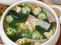 ほっこり美味しい♪オクラとわかめの中華たまごスープ