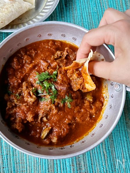 カシミール風濃厚カレー「牛肉のローガンジョシュ」