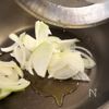 【濃厚チキンストロガノフ】デミ缶で簡単！クリスマスに🎄の工程1