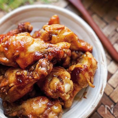 《蒸し焼きで時短》家族が飛びつく♪♪手羽元のテリテリ生姜焼き