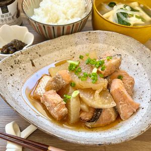 のりのり🐾🎀🤍の作ってみた!投稿(冬のごちそう【鮭と大根の黄金煮】ほっこり。味染み。)