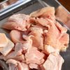 『鶏もも肉とトマトとアボカドのバジルソース炒め』の工程3