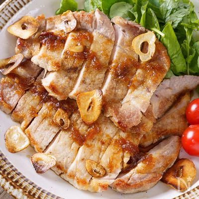 【洋食屋風スタミナ飯】おろし玉ねぎソースのガーリック豚テキ