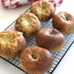 猫の台所の作ってみた!投稿(【プロが教える】試作を重ねたカリもち！胡麻ベーグル)