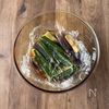 レンジで簡単！《なすとオクラのわさび風味煮浸し》の工程2