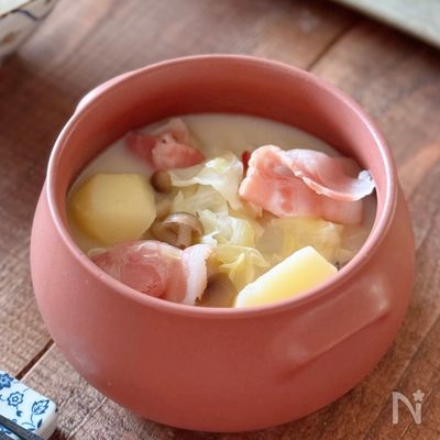 キャベツとベーコンの洋風ミルク味噌汁