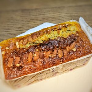 ちぇるの作ってみた!投稿(【ブルーベリーバナナケーキ】簡単混ぜるだけ！とっておきの味♡)