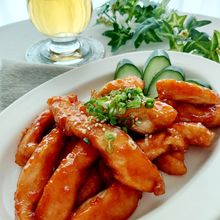 鶏むね肉のスティックフライ、ヤンニョムチキン風