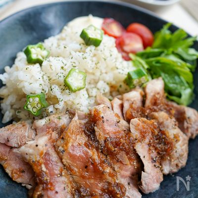 旨みたっぷりオニオンソースのステーキプレート☆