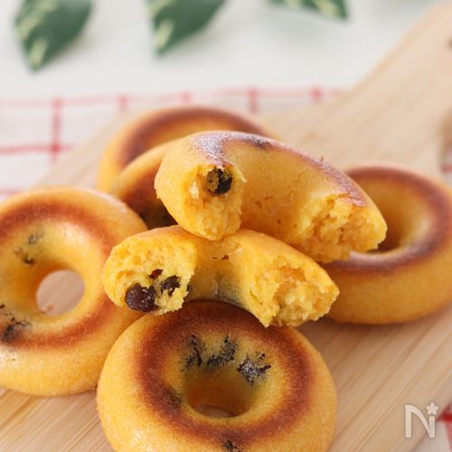 米粉で作る!にんじんとレーズンのふんわり焼きドーナツ