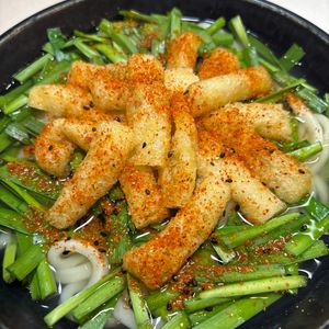 楽ラク手抜キッチン🐶🐾の作ってみた!投稿(行列のうどんそば1日300杯🍜あげとニラのきざみうどん🤩)