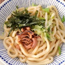 【レンジで簡単】いかの塩辛の混ぜうどん