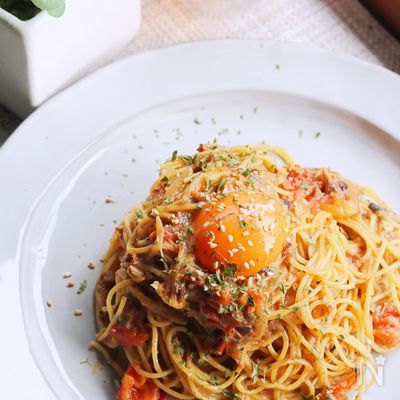 10分で完成♪サバ味噌煮缶とフレッシュトマトの創作パスタ