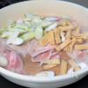 身体に染みる！簡単【豚バラと焼きネギのつけ汁うどん】の工程1