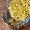 切って♪茹でて♪和えただけ
ちりめんバター醤油のご褒美パスタの工程3