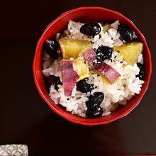 おせちの残り有効活用「黒豆の煮物とサツマイモの釜飯」