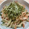 よっこの作ってみた!投稿(1分おつまみシリーズ⑫きゅうりとちくわの胡麻ラー油和え😋)