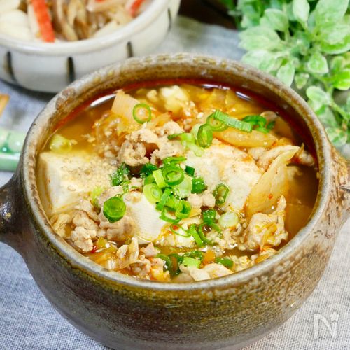 キムチが調味料!豚キムチ豆腐のコク旨スープ