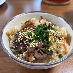 こむぎの作ってみた!投稿(甘辛味がおいしい♩牛肉ときのこの混ぜごはん)