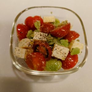 にゃんこさん🐱の作ってみた!投稿(そら豆のカプレーゼ風)